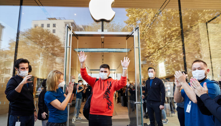 Apple_nso-istanbul-bagdat_hero_10222021_big.jpg.slideshow-xlarge_2x