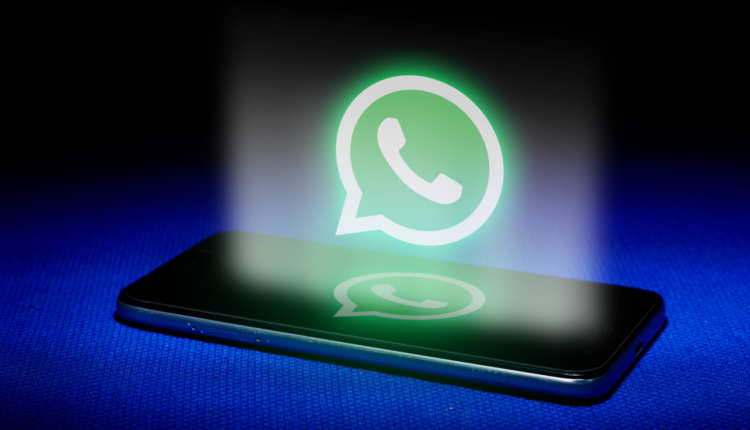 hologram-of-whatsapp-logo-2-61728df56109c-sej